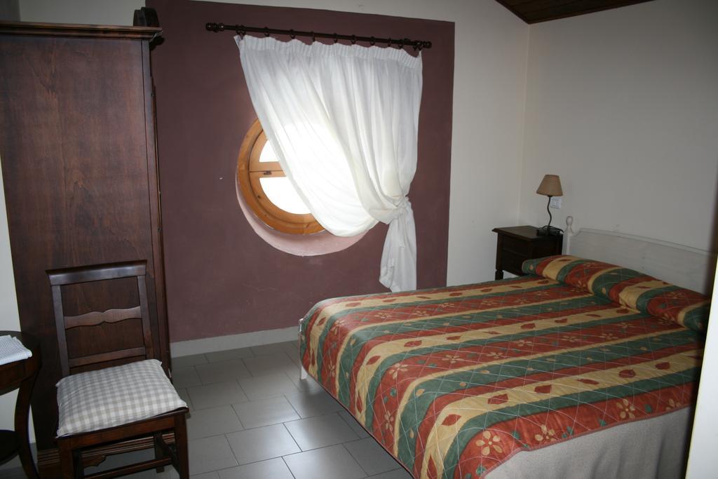 Locanda Del Sorriso Энтраккуе Номер фото